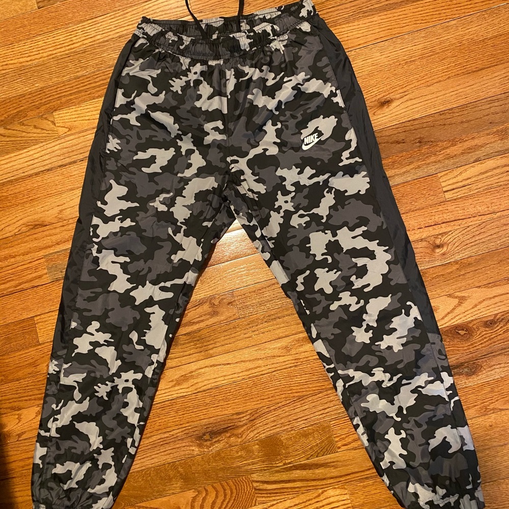 Nike Grey Camo Windrunner